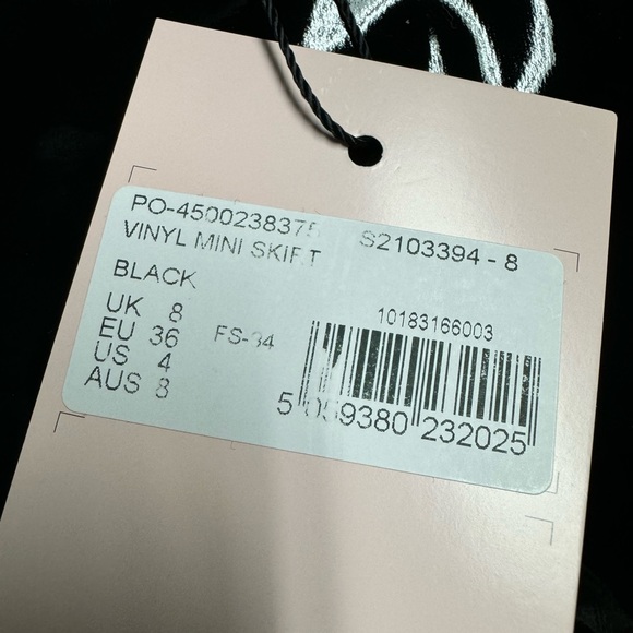 Black vinyl mini skirt - Picture 2 of 3